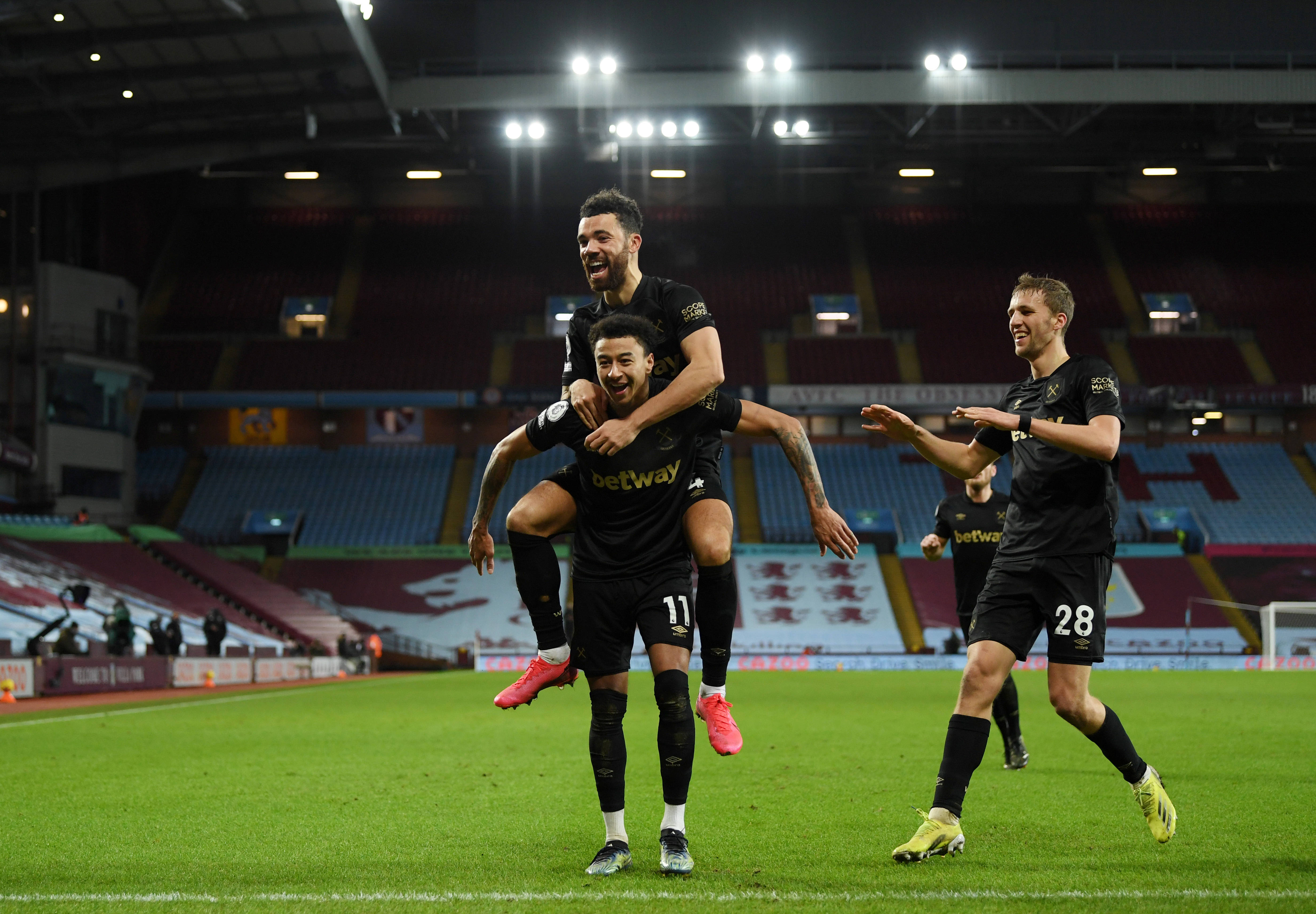 CBA-广东16分轻取同曦 胡明轩14分郭昊文20+5