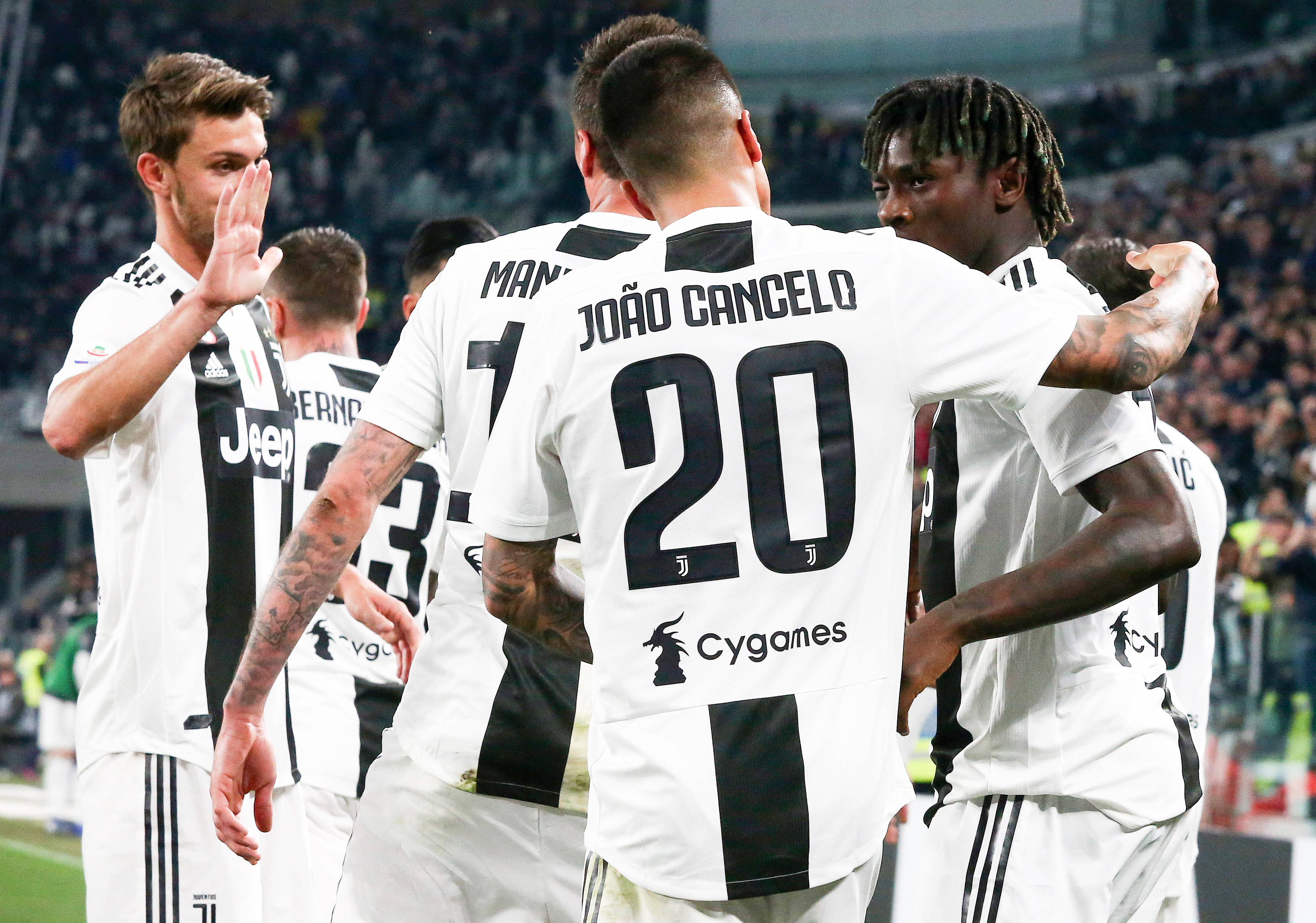 世体：球员身边人士称坎塞洛将加盟巴萨