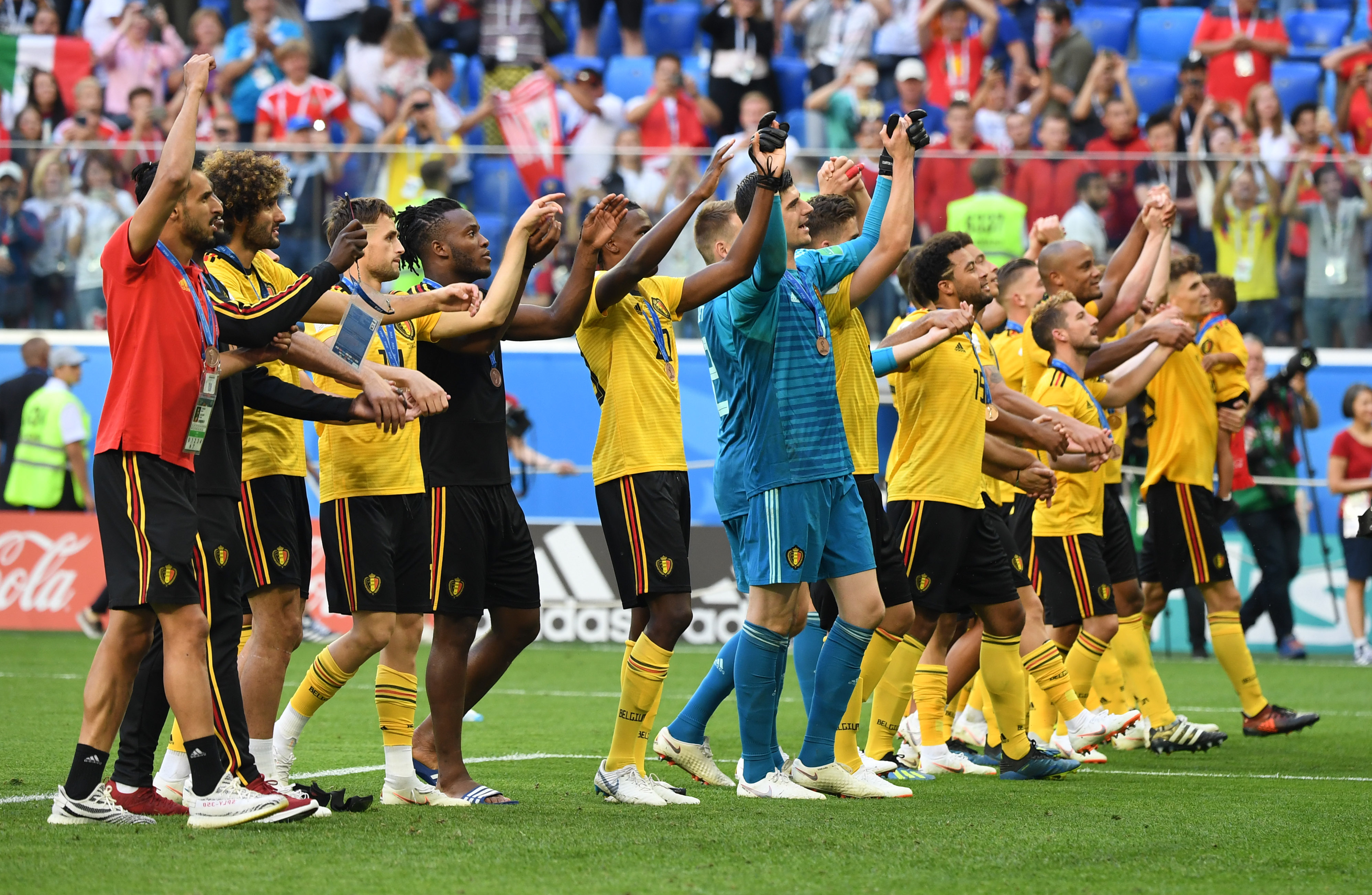 41岁詹姆斯拒绝刷三双！末节12分打脸质疑，湖人25分血洗老鹰止连败！